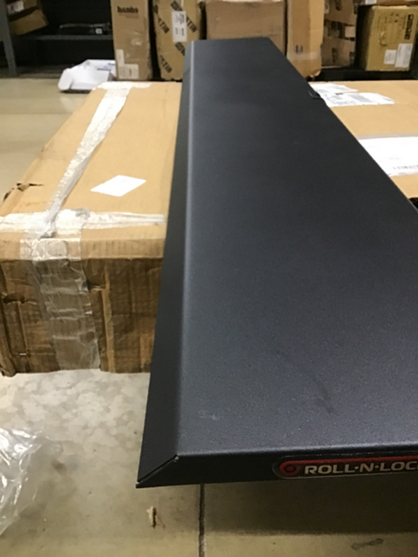 Roll-N-Lock 2020 Jeep Gladiator 5ft bed (w/ Trail Rail System) M-Series Retractable Tonneau Cover | LG495M Scratch & Dent