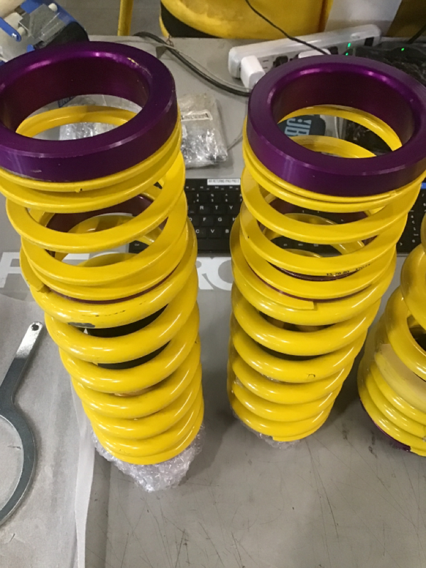KW H.A.S. Kit 2012+ Jeep Grand Cherokee SRT AWD w/ Electronic Dampers | 25329005 Scratch & Dent
