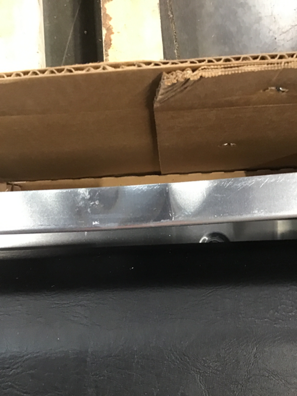 Roll-N-Lock 2019 Chevrolet Silverado 1500 60.5in Bed M-Series Retractable Tonneau Cover | LG223M Scratch & Dent
