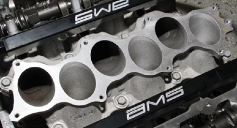 AMS Performance 2009+ Nissan GT-R R35 Alpha Carbon Junta de admisión de carbono superior a inferior