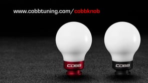 Perilla COBB Cobb Subaru de 5 velocidades - Blanco con rojo carrera (cobb211350-W-RD)