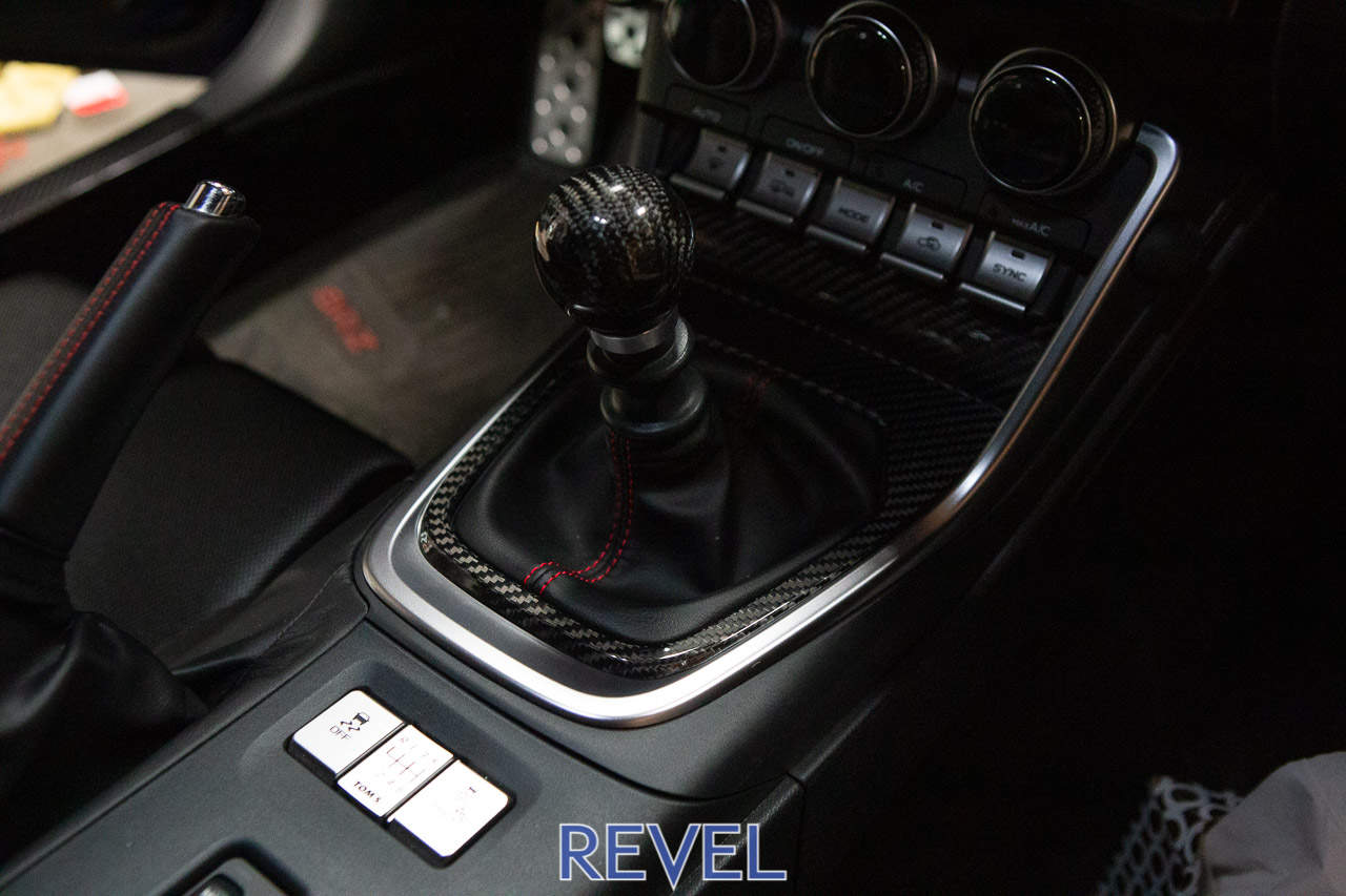 Revel GT Dry Carbon 2022 Toyota GR86 / Subaru BRZ Shifter Panel Cover - 1 Piece (l1TR4GT0CS04)