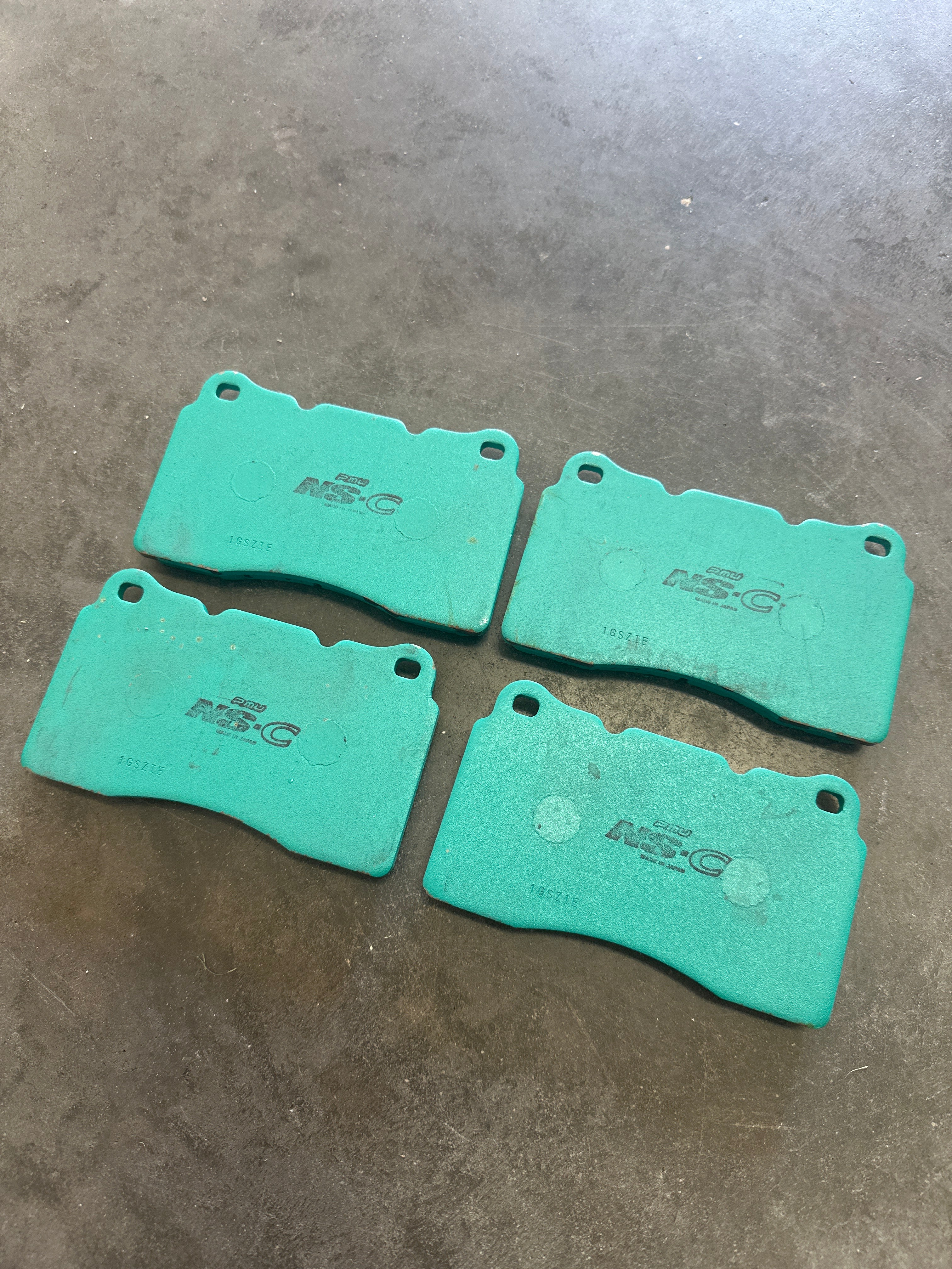 Pastillas de freno delanteras Project Mu Type NS para 17+ CIVIC TYPE R FK8, 04+ STI y 03+ EVO