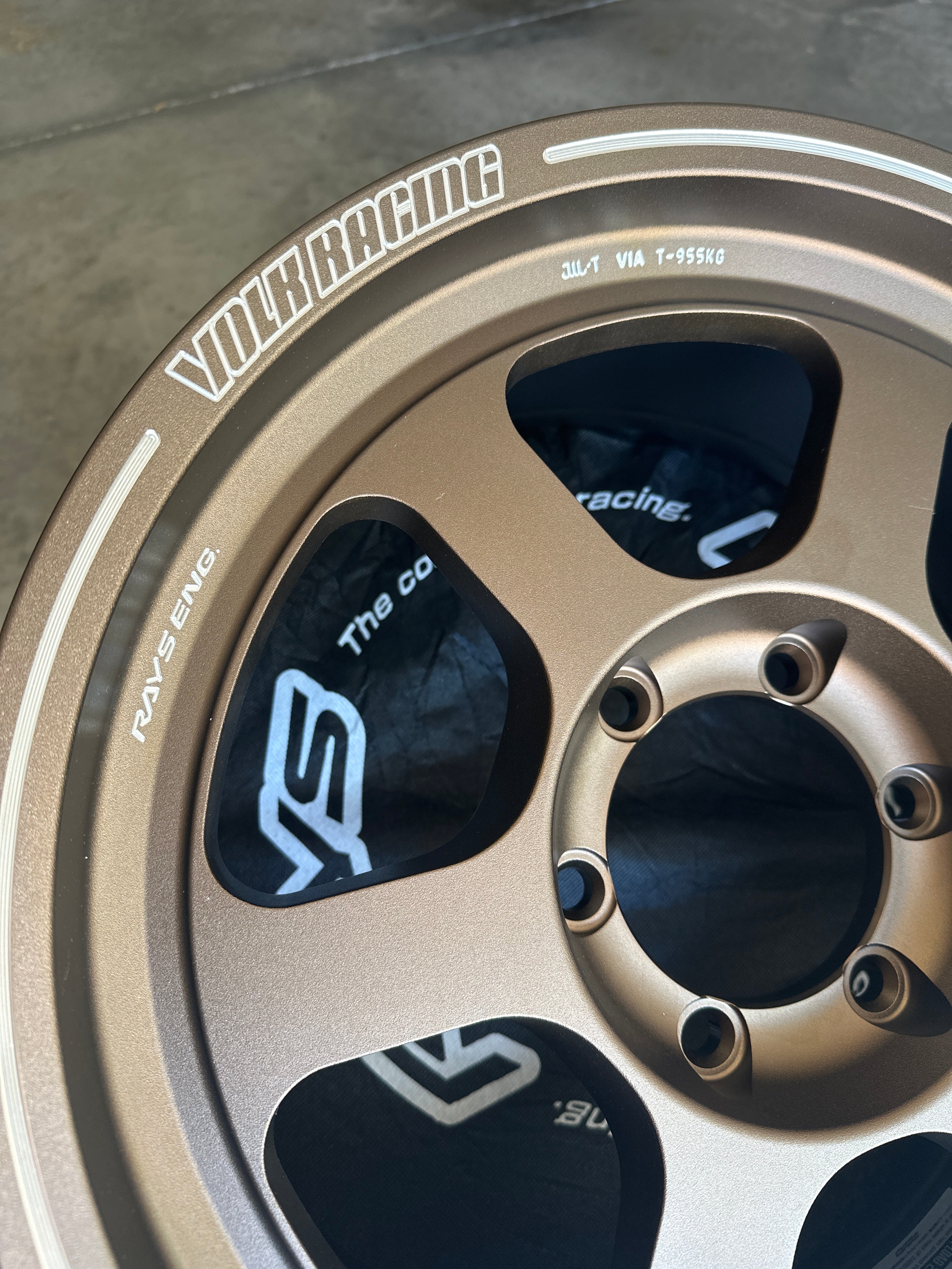 Rueda VOLK TE37XT M-Spec 18x8.0" +20 6x139.7 Bronce