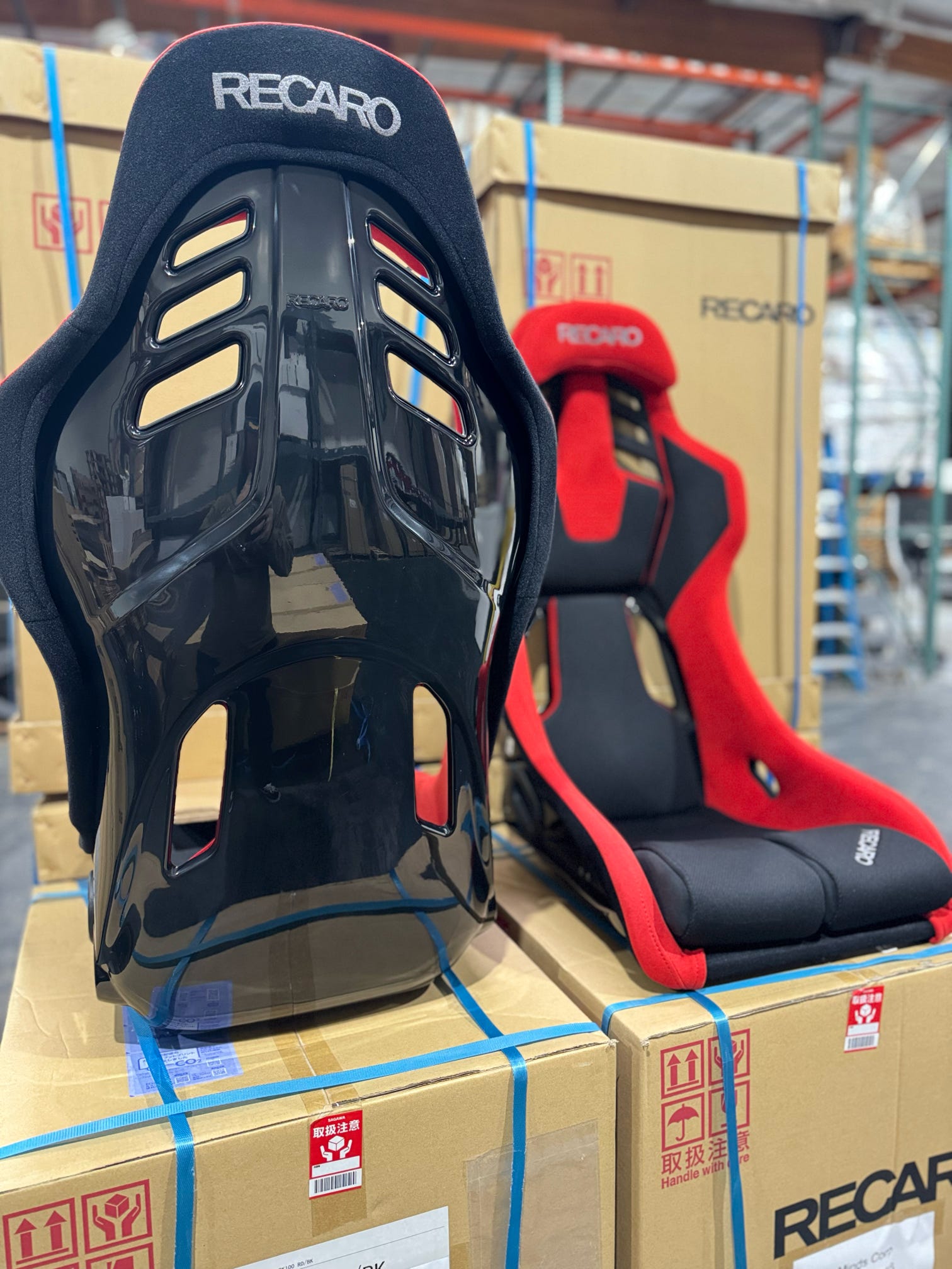Recaro RSS BK Large FRP Seat in Kamui Red / Brilliant Mesh Black