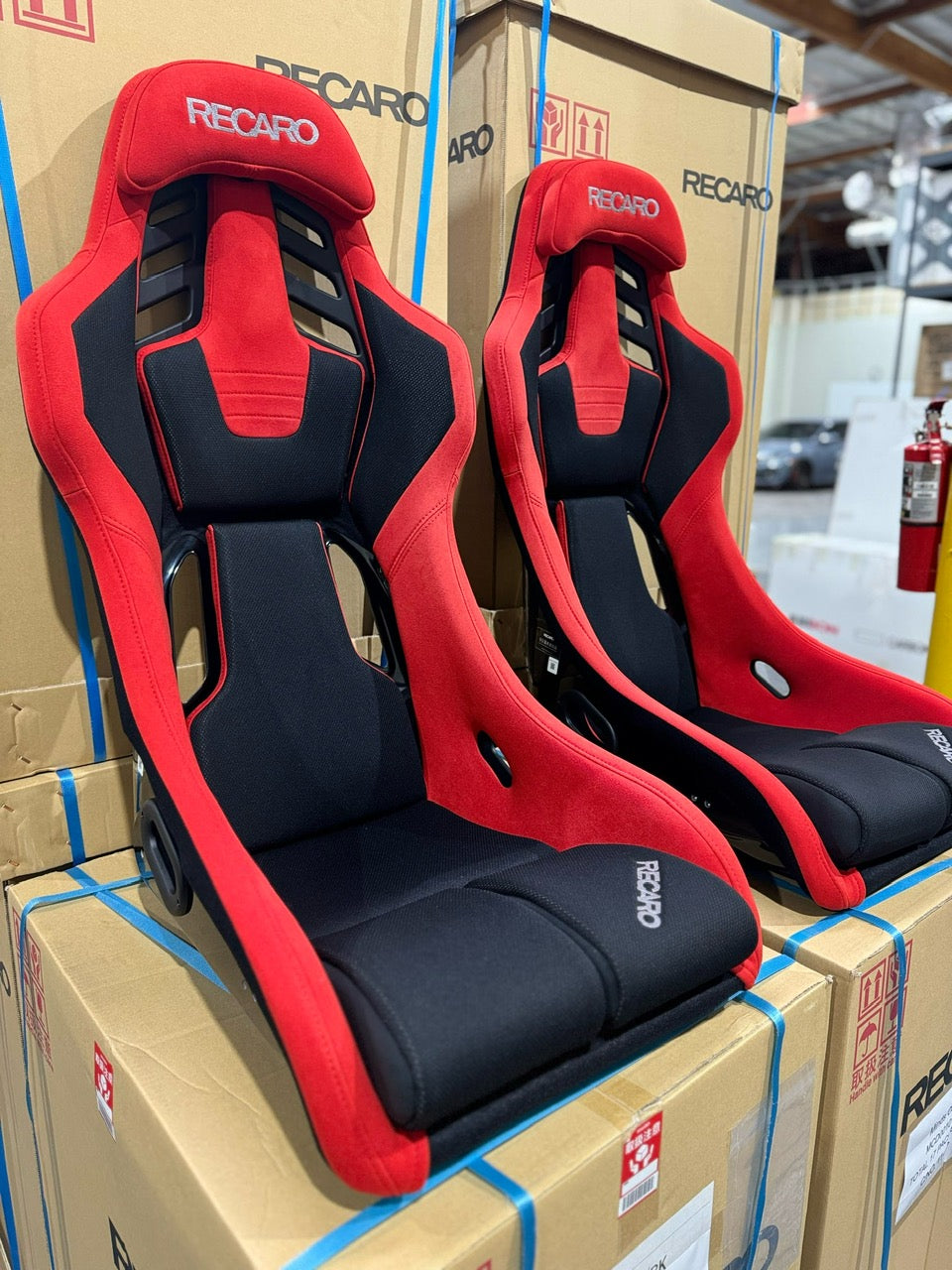 Recaro RSS BK Large FRP Seat in Kamui Red / Brilliant Mesh Black