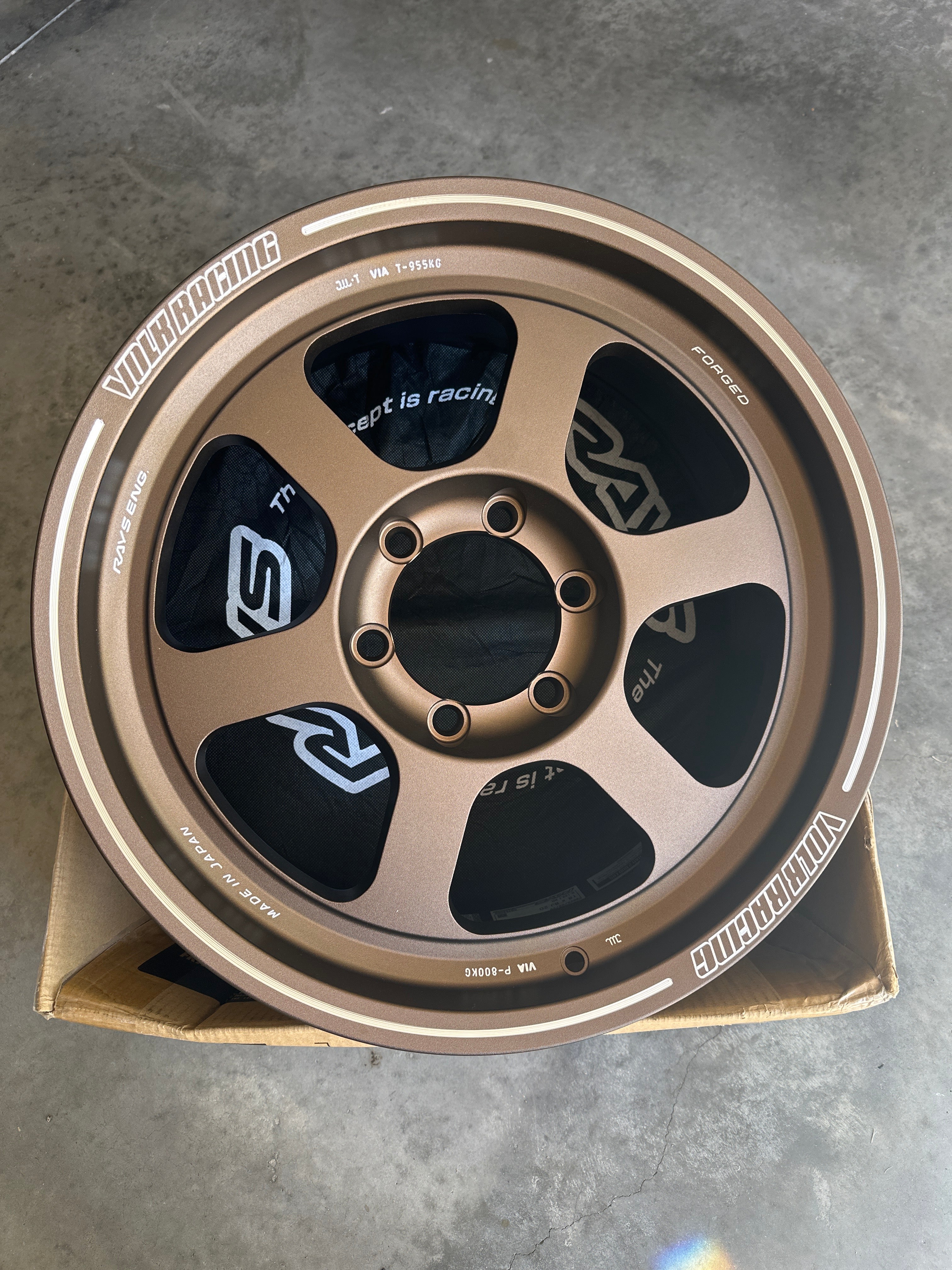 Rueda VOLK TE37XT M-Spec 18x8.0" +20 6x139.7 Bronce