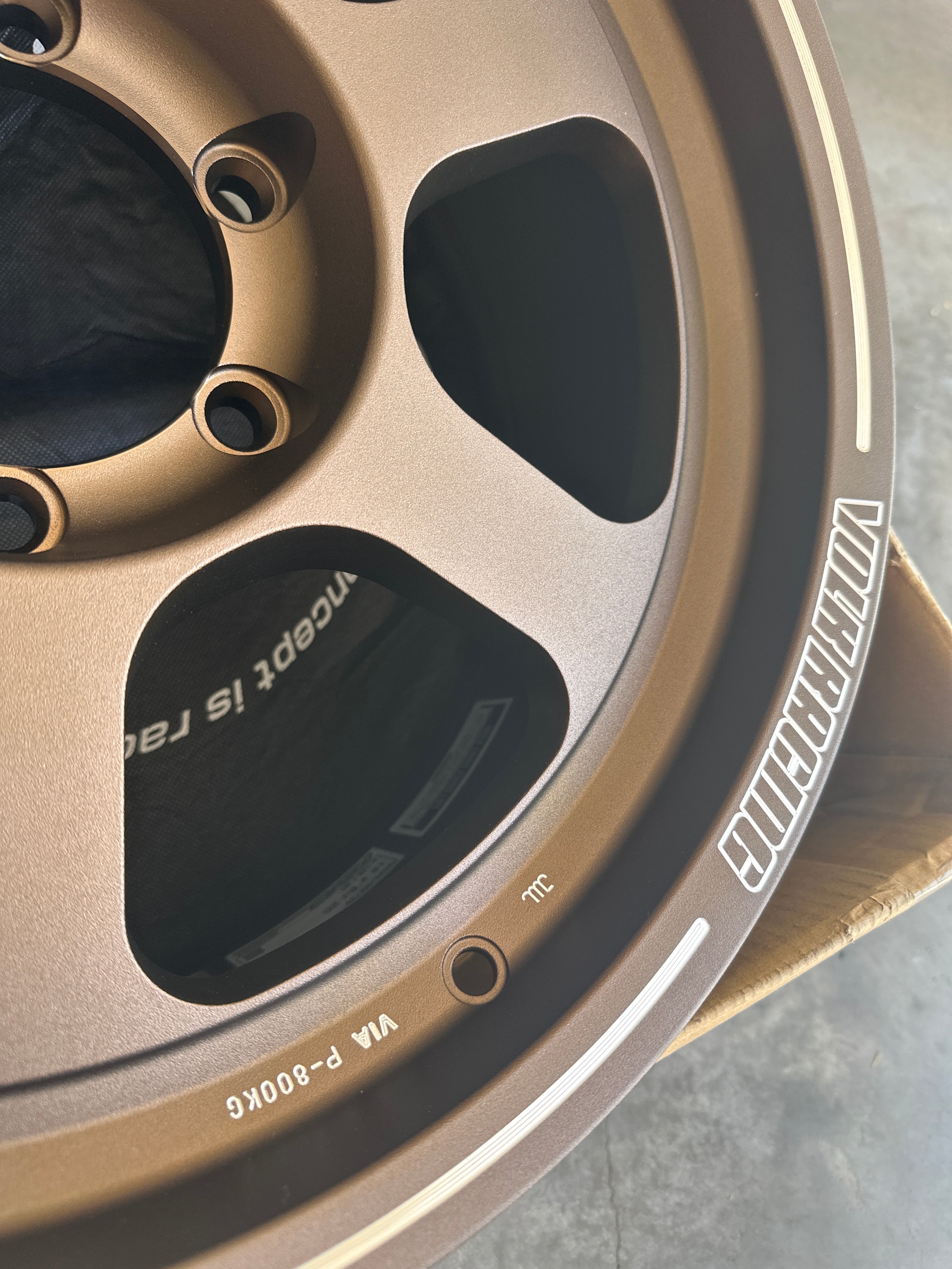 Rueda VOLK TE37XT M-Spec 18x8.0" +20 6x139.7 Bronce