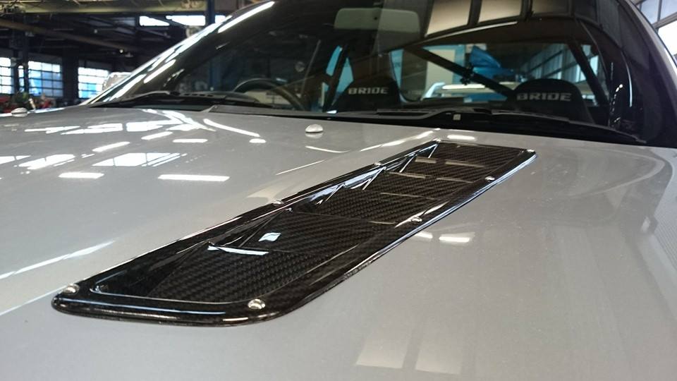 APR Peformance  Universal Fitment Hood Vents, Long