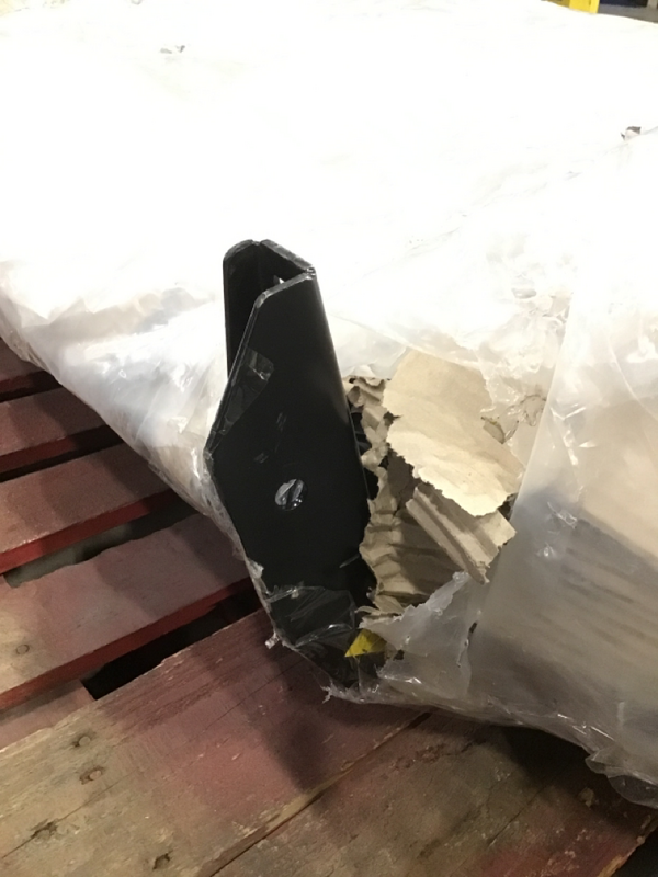 ARB Winchbar Nissan Pickup 91-97 | 3438050 Scratch & Dent
