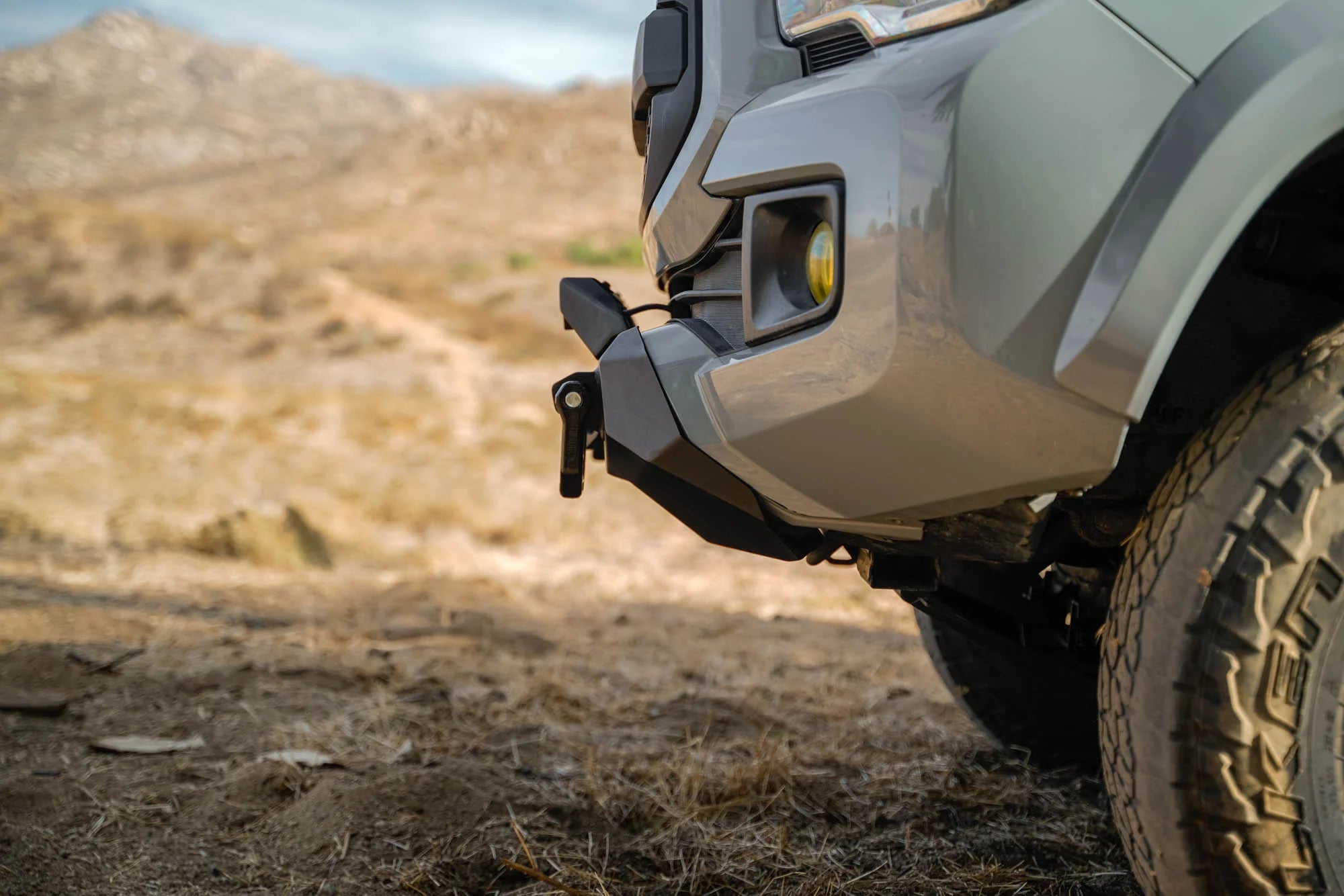 Parachoques central DV8 Offroad 2016+ Toyota Tacoma