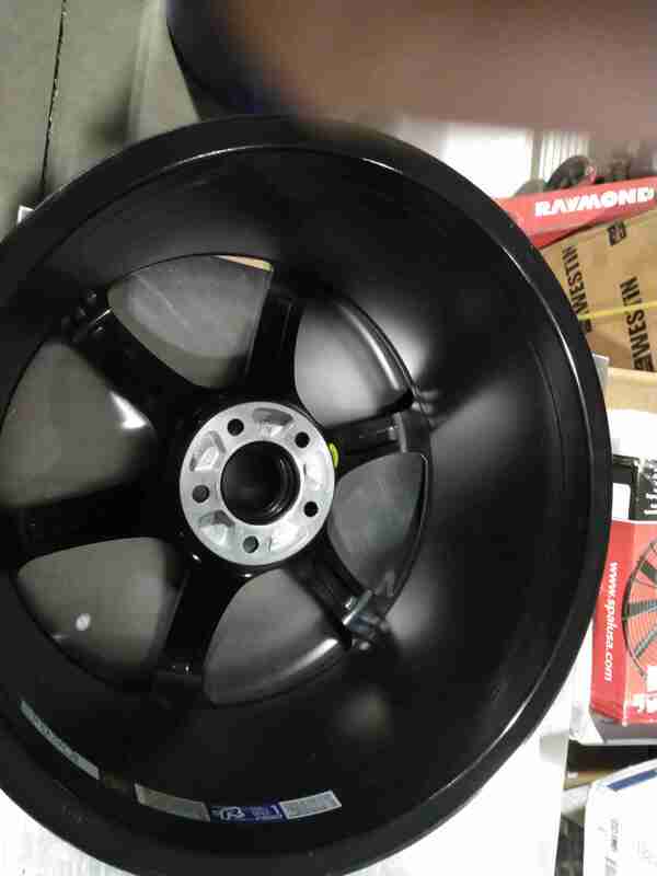 Scratch & Dent Gram Light 57DR 19x9.5 +35 5-114.3 Semi Gloss Black Wheel