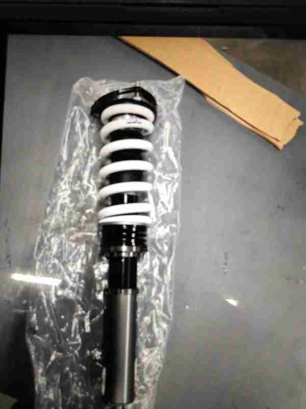 HKS 14-24 INFINITI Q50 HIPERMAX S RV37 400R | 80300-AN017 — Incomplete: Half assembly only rear coilovers (Unit 2)