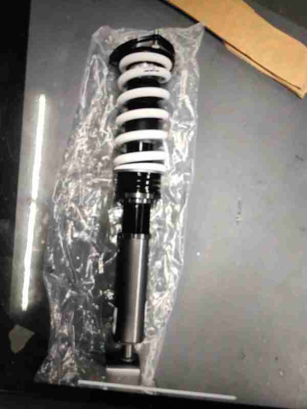 HKS 14-24 INFINITI Q50 HIPERMAX S RV37 400R | 80300-AN017 — Incomplete: Half assembly rear coilovers only