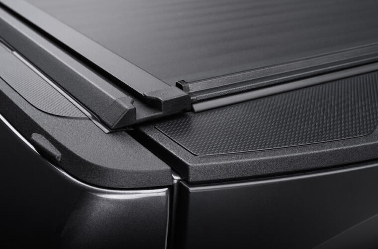Roll-N-Lock 2022+ Toyota Tundra (66.7in. Bed Length) A-Series XT Retractable Tonneau Cover