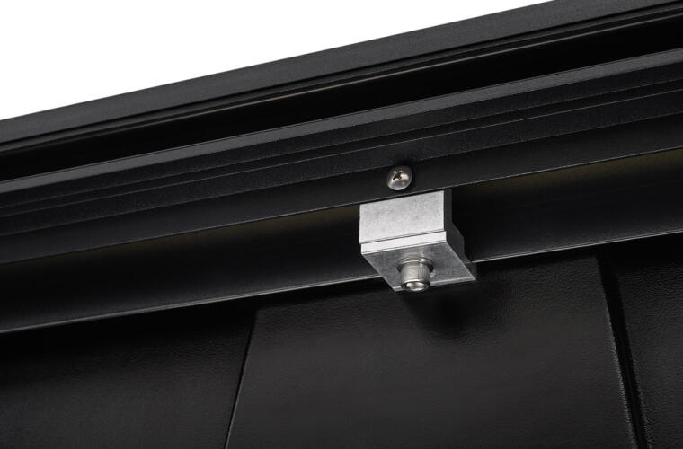 Roll-N-Lock 2022+ Toyota Tundra (66.7in. Bed Length) A-Series XT Retractable Tonneau Cover