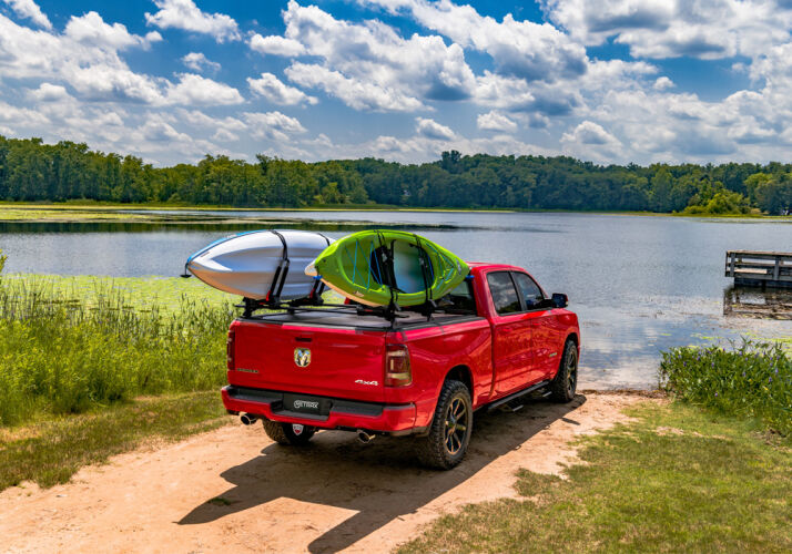 Retrax 2022+ Toyota Tundra CrewMax 5.5ft Bed w/ Deck Rail System PowertraxPRO XR