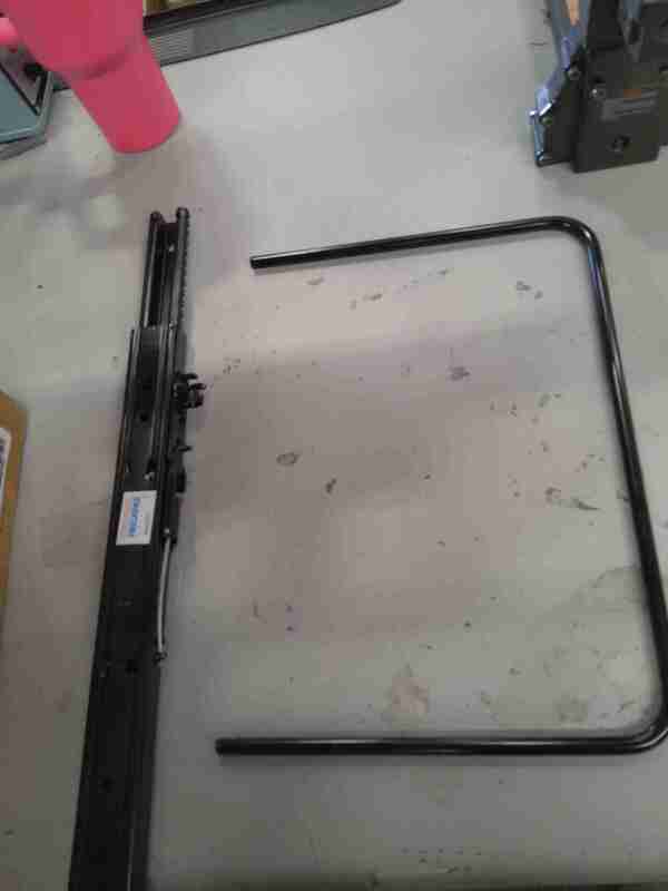 Recaro Sportster GT Seat Slider Track Kit (Inside Bar w/o Tabs) — Incomplete: Missing one of the rails