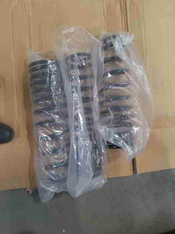 Skyjacker Suspension Lift Kit 1.5in Rear w/ Black Max Shocks 2020 Jeep Gladiator (JT) Non-Rubicon — Incomplete: Missing spring