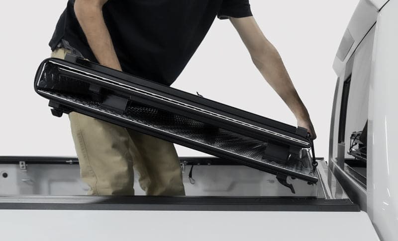 Access LOMAX Cubierta triple 2022 Toyota Tundra 6 pies/6 pulgadas. Cama - Negro Mate
