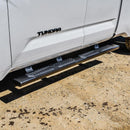 Westin 2022 Toyota Tundra Dbl Cab &amp; Crew Max R5 Barras de paso Nerf - Negro texturizado