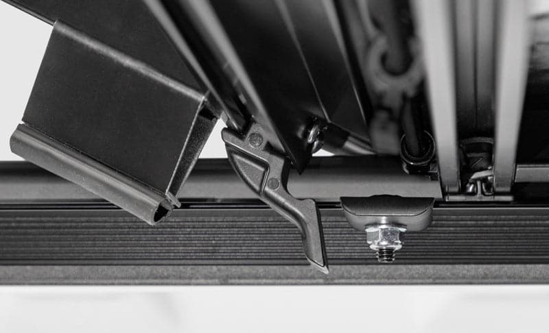 Access LOMAX Cubierta triple 2022 Toyota Tundra 6 pies/6 pulgadas. Cama - Negro Mate