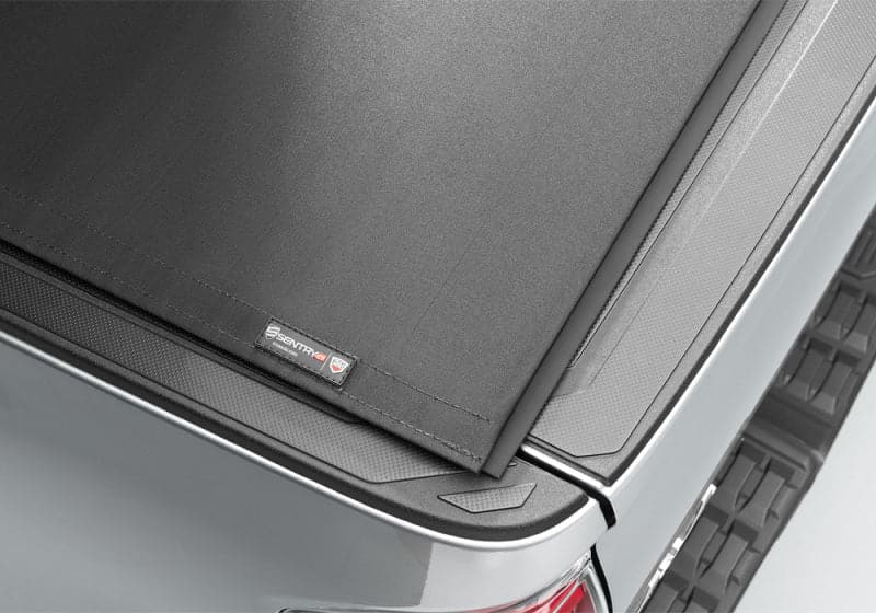Truxedo 2022 Toyota Tundra con sistema de rieles de cubierta Sentry CT Cubierta de caja