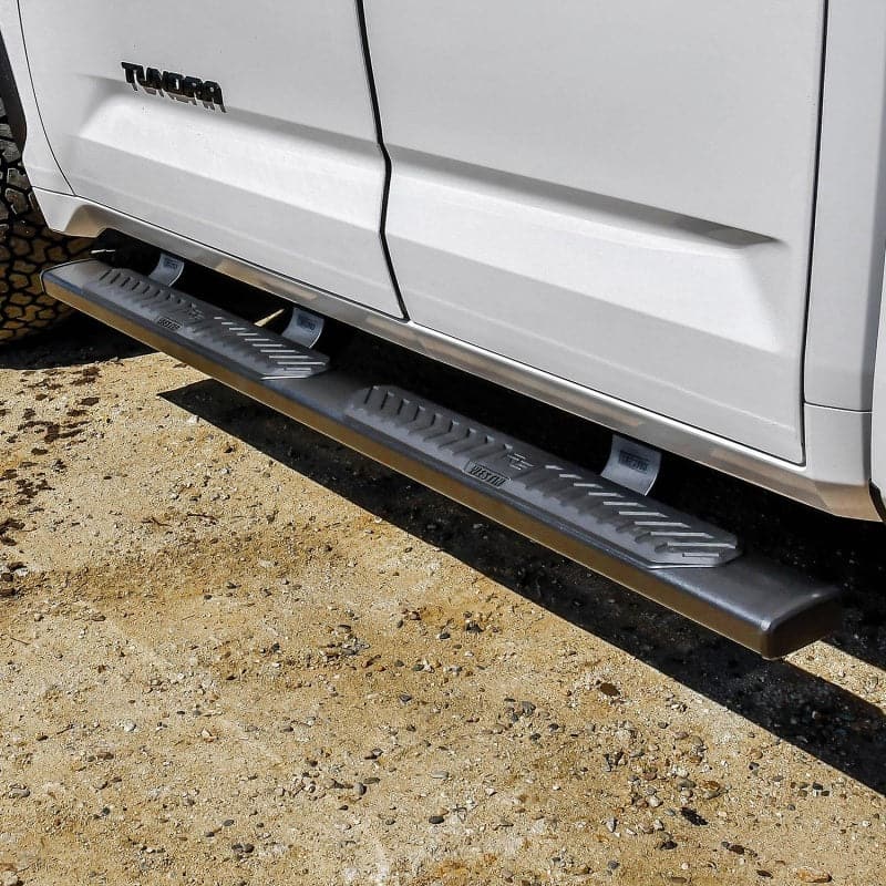 Westin 2022 Toyota Tundra Dbl Cab &amp; Crew Max R5 Barras de paso Nerf - Negro texturizado