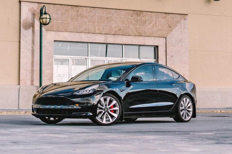 Rally Armor 17+ Tesla Model 3 UR Guardabarros negro con logotipo gris oscuro